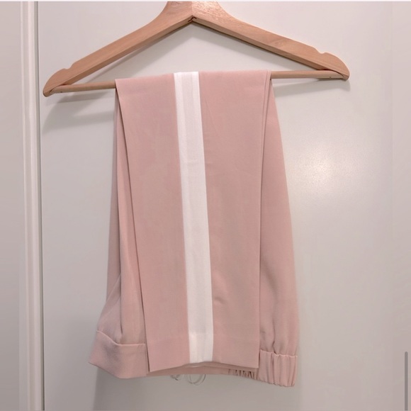 Aritzia Conan pant with white stripe on the side, classic dress pants for Women - Picture 5 of 7